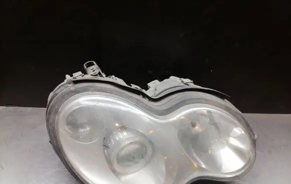 Mercedes-Benz C W203 Headlight/headlamp 1305235744