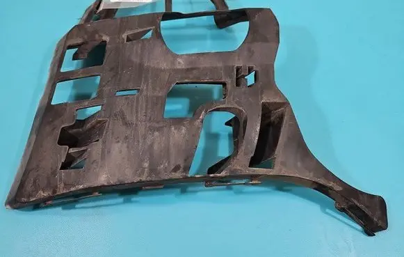Headlight/headlamp mounting bracket