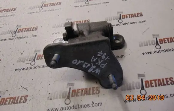 Mercedes-Benz E W212 Front door upper hinge