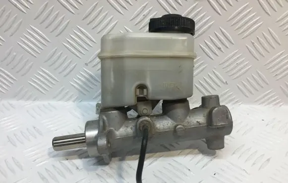 Ford Ranger Master brake cylinder UR79