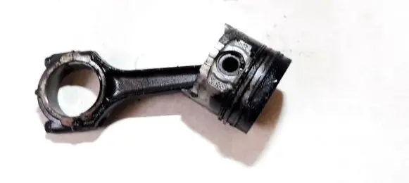 Ford Focus Piston with connecting rod