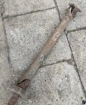 Jeep Cherokee Middle center prop shaft 