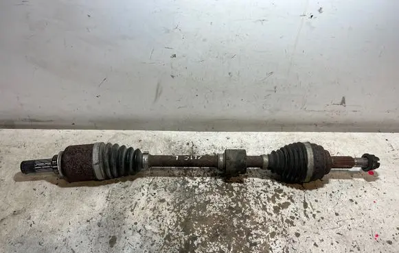 Renault Clio IV Front driveshaft