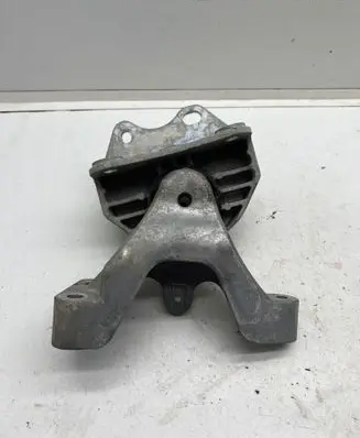 Dacia Spring Engine mount bracket 112329338R 2021111801