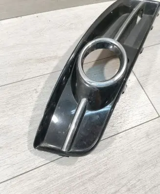 Audi A3 S3 8P Front bumper lower grill 8P0807682J