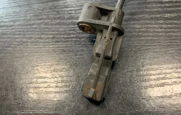 BMW 3 E46 ABS brake wheel speed sensor 501236 6752681