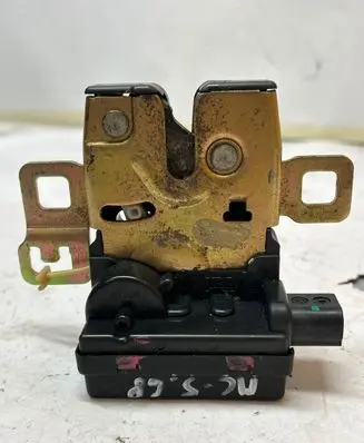 Mini Cooper Hatch Hardtop Tailgate exterior lock 7131137