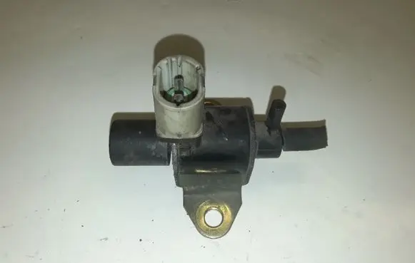 Volvo S40, V40 Vacuum valve 7700275912