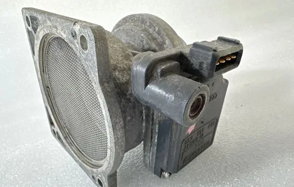 Audi A6 S6 C4 4A Mass air flow meter 054133471 1128 AFH5012