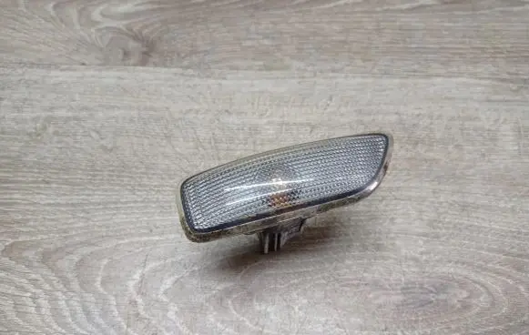 Volvo V70 Front fender indicator light 30722642
