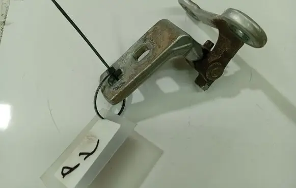 Opel Signum Front door upper hinge 