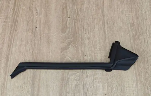 BMW 4 G22 G23 G24 G26 Front door rubber seal 7482955