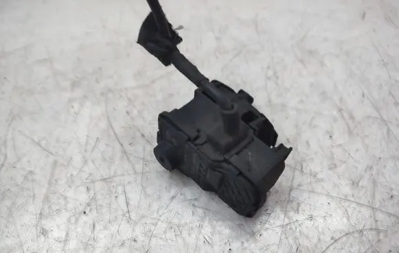 Volkswagen Amarok Fuel tank cap lock 2H0810773G