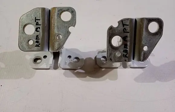 Dodge RAM Rear door hinge set 1120038