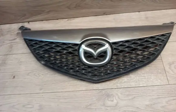 Mazda 6 Front bumper upper radiator grill GJ6A50712