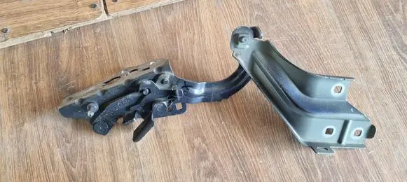 Mercedes-Benz C W206 Engine bonnet/hood hinges A2068803801