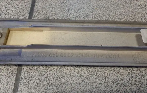 Mercedes-Benz CLK A208 C208 Front door trim (molding) 2086900562