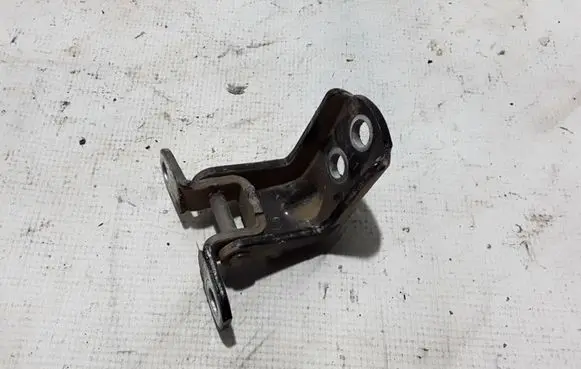 Nissan Pathfinder R51 Rear door lower hinge 82421ZP80A