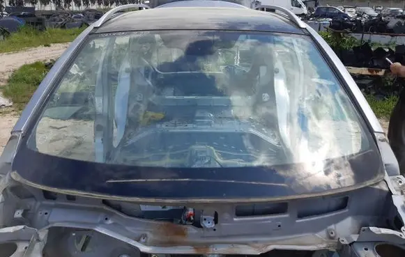 Nissan Qashqai Front windscreen/windshield window 