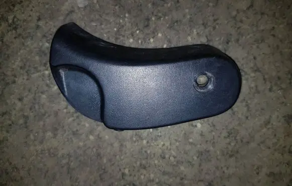 BMW 3 E46 Engine bonnet (hood) release handle 8223163