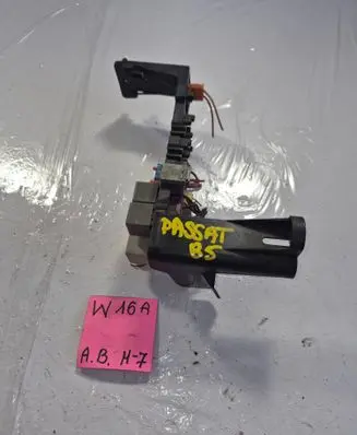 Volkswagen PASSAT B5 Fuse box set 8D0937503 8D0937530