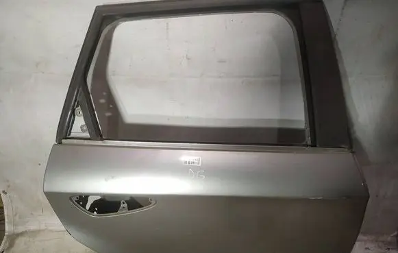 Alfa Romeo 159 Rear door pilkos