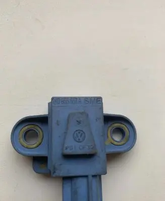 Volkswagen Golf V Airbag deployment crash/impact sensor 1K0955557A