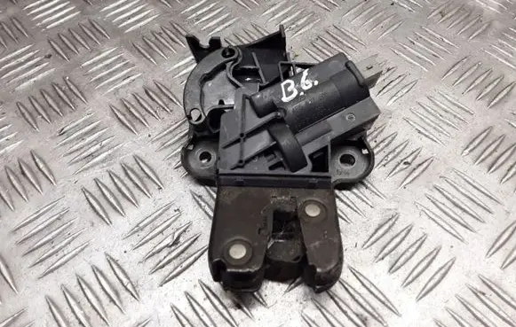 Volkswagen PASSAT B6 Tailgate/trunk/boot lock/catch/latch 4F5827505C