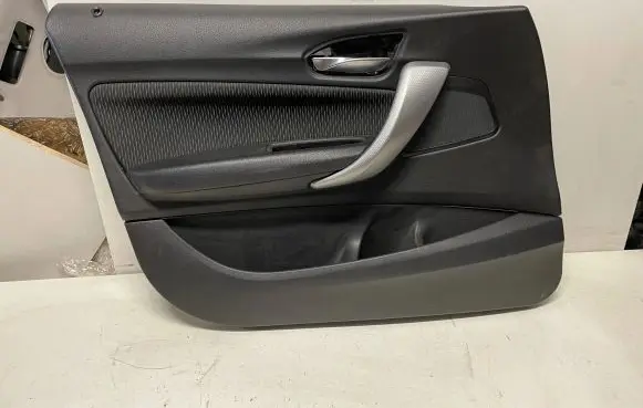 BMW 1 F20 F21 Front door card panel trim 7240403