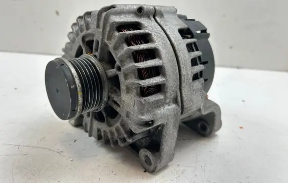 BMW 3 F30 F35 F31 Generator/alternator 7823343