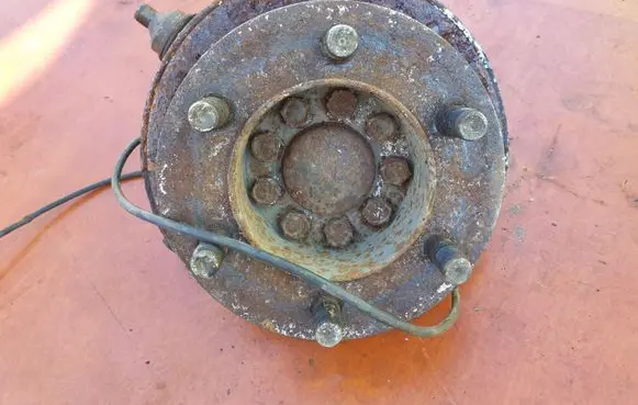 Iveco Daily 4th gen Front wheel hub 504164802