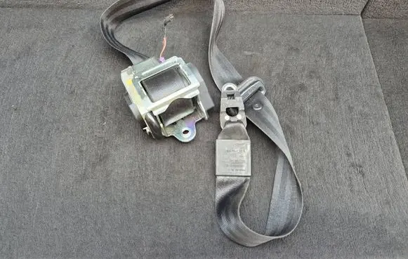 Audi A6 S6 C6 4F Front seatbelt 4F0857705 4F0857705V04