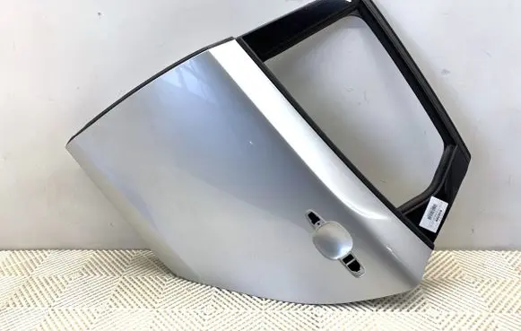 Volvo V40 Rear door 711