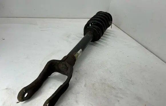 Jeep Grand Cherokee Front shock absorber with coil spring 68029501AE 68085205AB P68085205AB
