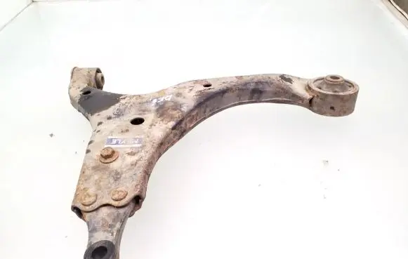KIA Carens II Front lower control arm/wishbone