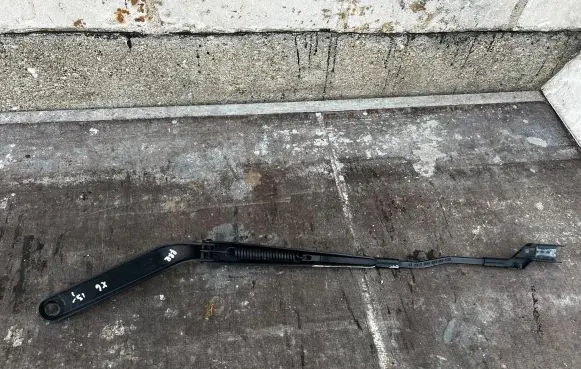 BMW X6 E71 Front wiper blade arm 61617294571 7294571