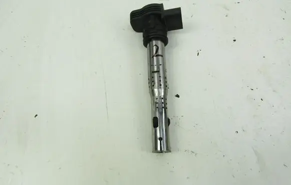 Audi A4 S4 B7 8E 8H High voltage ignition coil 07K005715F