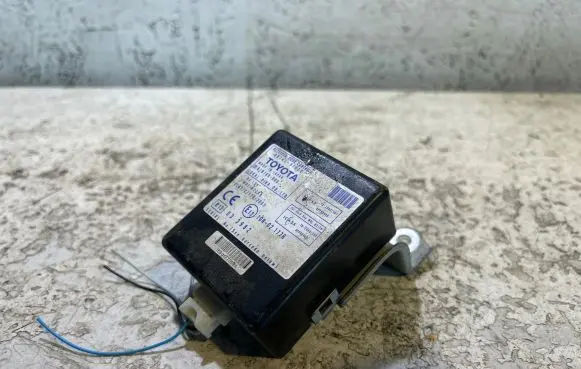 Toyota Corolla Verso AR10 Door control unit/module 897410F010 61B168000 MDLB22RA
