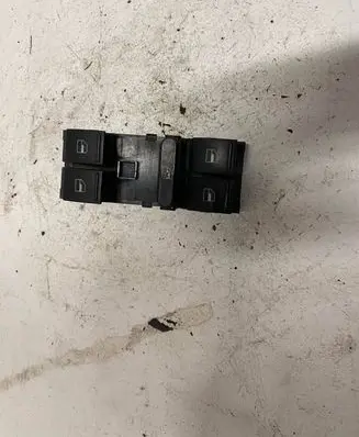 Volkswagen Golf Plus Electric window control switch 1K4959857A