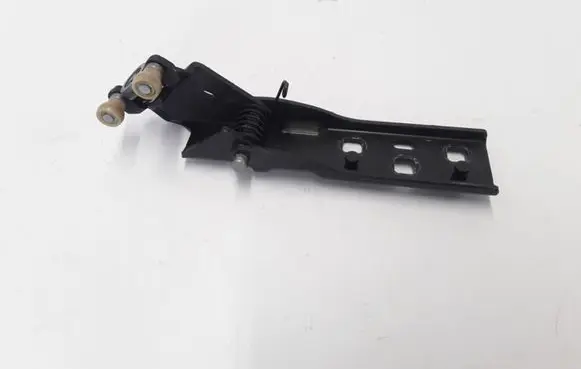 Renault Trafic III (X82) Sliding door middle roller runner 777645238R