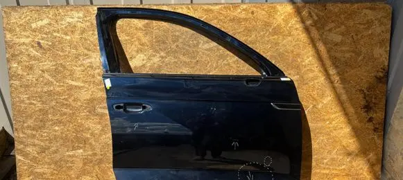 Volkswagen Touareg III Front door 760831312B P026927