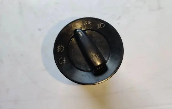 Skoda Octavia Mk1 (1U) Light switch bk73b0941531c