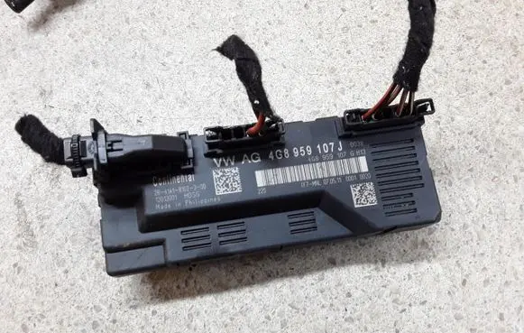 Audi Q7 4L Tailgate/trunk control unit/module 4G8959107J