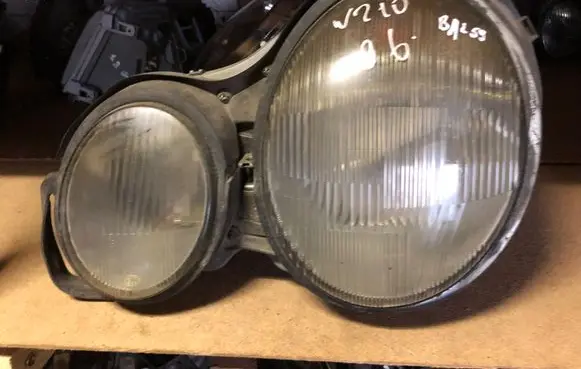 Mercedes-Benz E W210 Headlight/headlamp