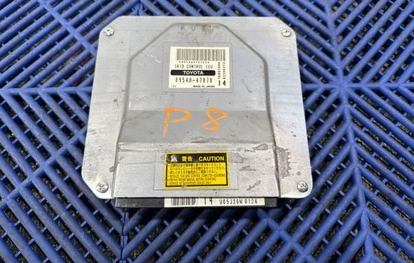 Toyota Prius (XW20) ABS control unit/module 8954047070