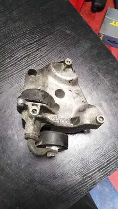 BMW 3 E46 A/C compressor mount bracket 7787319