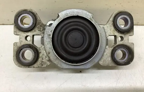 Volvo XC60 Engine mount bracket 3131687602