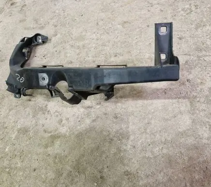 BMW 3 E90 E91 Headlight/headlamp mounting bracket 7116708