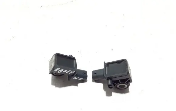 Chrysler Pacifica Airbag deployment crash/impact sensor 68245079AB