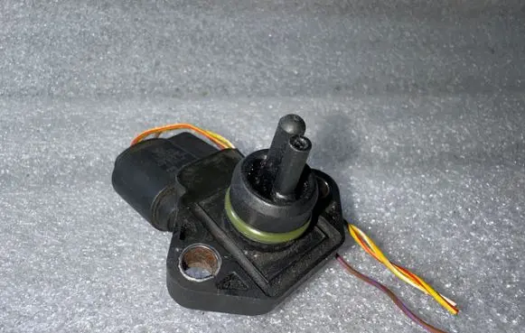 Audi A6 S6 C6 4F Air pressure sensor 059906051